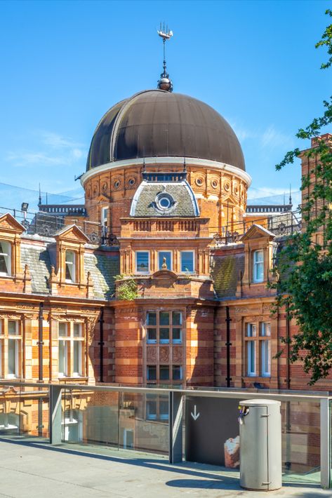 Designed by Sir Christopher Wren at the behest of Charles II back in 1675, this, the world’s oldest and most famous observatory, is where scientists pinned down the concept of time and space. See our website for more bucket list ideas & top attractions in London. #royalobservatorygreenwich #observatory #sciencemuseum #famousobservatories #london #londontravel #thingstodoinlondon #thingstodoinlondonwithkids #londonattractions #bucketlistideas #bucketlisttravel #bucketlist Magical Observatory, Old Observatory Aesthetic, Observatory Library, London What To See, Royal Observatory Greenwich, Victorian Observatory, London With Kids, London Bucket List, London Attractions