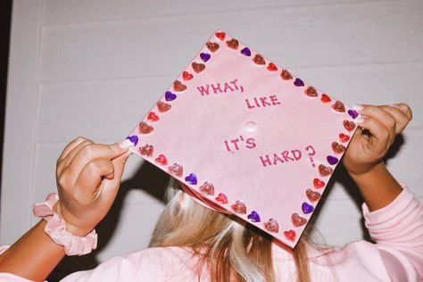 Halloween Costumes Elle Woods, Elle Woods Nails, Elle Woods Graduation Cap, Elle Woods Graduation, Elle Woods Costume, Cosmo School, Kingdom Minded, Woods Aesthetic, Sprinkle Sprinkle