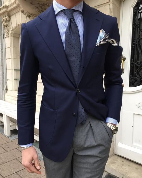 Navy Blazer Men, Gentlemen Style, Pocket Square Styles, Sartorial Style, Stylish Men Wear, Tweed Men, Blazer Outfits Men, Formal Clothes, Blazer Men