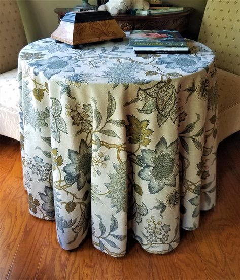 How To Make A Round Tablecloth Diy, Tablecloth For Round Table, Round Table Cloth Ideas Dining Rooms, Diy Round Tablecloth, How To Make A Round Tablecloth, Round Table Skirt, Skirted Side Table Living Room, Skirted Bedside Table, Round Table Cloth Ideas