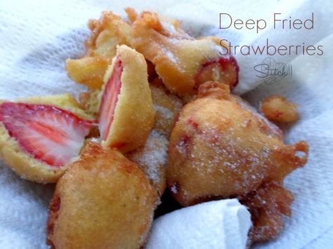 Deep Fried Strawberries. Dip strawberries in pancake mix.  Fry let cool sprinkle with powdered sugar Deep Fried Ideas, Fried Fruit, Deep Fried Foods, Fried Strawberries, Deep Fried Peach On A Stick, Things To Deep Fry, Fried Cookies, Deep Fried Fruit, Unique Deep Fried Foods