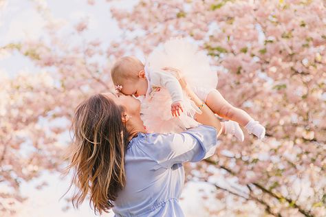 Cherry Blossom Baby Photoshoot, Orchard Pictures, Seattle Photoshoot, Photoshoot Park, Blossom Photoshoot, Mom Daughter Photography, Spring Family Pictures, Summer Family Pictures, Mommy And Me Photo Shoot