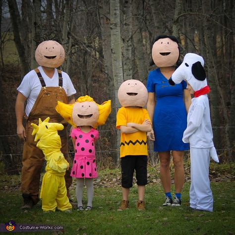 Woodstock Costume Peanuts Diy, Snoopy And Woodstock Costume, Snoopy Costume Diy, Peanuts Costume, Woodstock Costume, Peanuts Halloween Costume, Peanut Characters, Snoopy Costume, Peanut Costume