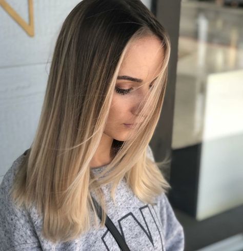 Highlights Straight Hair, Face Frame Highlights, Face Framing Highlights, Blonde Babylights, Frame Highlights, Old Town Temecula, Color Castaño, Blonde Hair Goals, R And Co