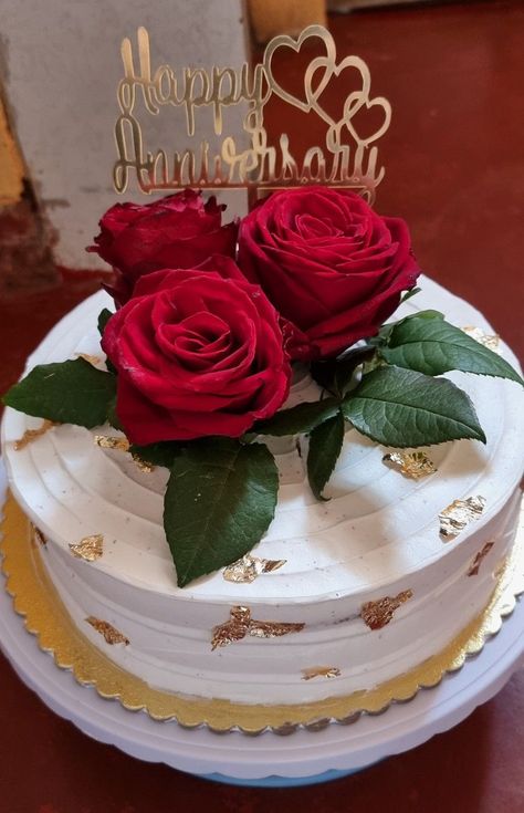 Marriage Anniversary Cake Design, Aniversary Cakes Designs, Anniversary Wishes Cake, Latest Anniversary Cake Designs, Love Anniversary Cake, Simple Anniversary Cakes, Happy Marriage Anniversary Cake, Classic Birthday Cake, Mini Pastelitos