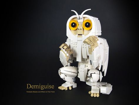 A Demiguise on the loose spells trouble Lego Master Builder, Fun Lego Ideas, Lego Hacks, Awesome Lego Creations, Harry Potter Lego, Lego Animals, Lego Display, Lego Diy, Lego News