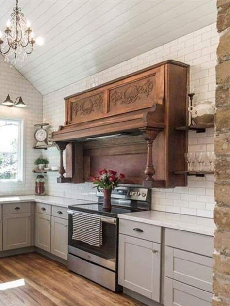 Piano range hood Building Kitchen, Stove Hood, Koti Diy, Piano Decor, Old Pianos, Kitchen Counter Decor, Kitchen Hoods, 2020 Design, Repurposed Furniture