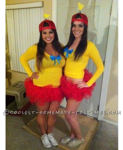 Twittle Dim and Twilttle Dum Alice In Wonderland Rave Outfit, Tweedle Dee And Tweedle Dum, Modest Halloween Costumes, Cool Couple Halloween Costumes, Caterpillar Costume, Tweedle Dum, Carnival Ideas, Friend Costumes, Matching Halloween Costumes