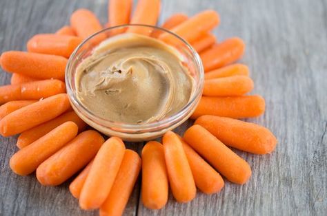 Carrots And Peanut Butter Snack, Apples Peanut Butter, Carrots And Peanut Butter, Safe Meals, Nutella Snacks, Healthy Hummus, Clean Meal Prep, Peanut Butter Snacks, School Meals