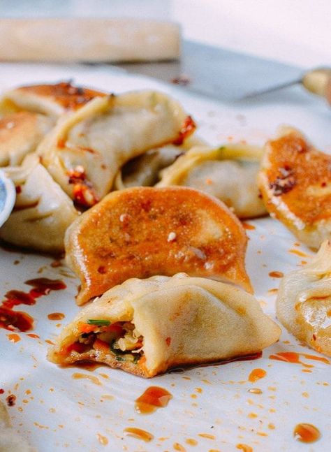 Dumpling Dipping Sauce, Dumpling Sauce, Vegetable Dumplings, Woks Of Life, The Woks Of Life, Dumpling Filling, Homemade Dumplings, Bawang Bombay, Dumpling Wrappers