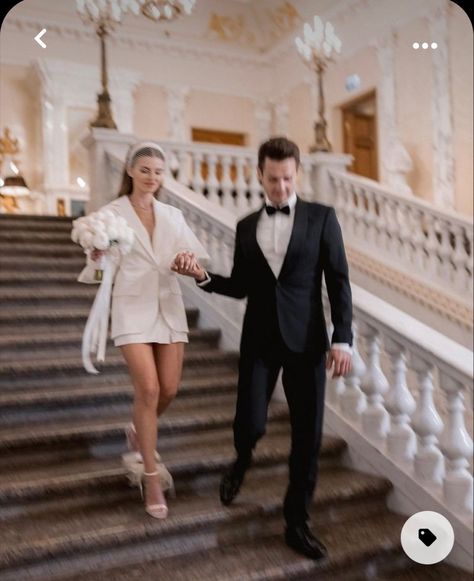 New York Wedding Aesthetic, Courthouse Wedding Aesthetic, City Wedding Aesthetic, Modern Short Wedding Dress, Wedding Dresses 2023, Realistic Wedding, Nyc 2023, City Hall Wedding Photos, Pearl Aesthetic