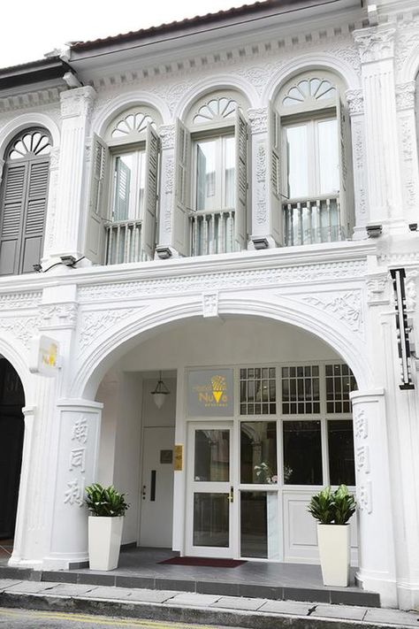 British Colonial Aesthetic, British Colonial Architecture, Heritage Building, Singapore Hotels, British Colonial Decor, Hotel Exterior, Heritage Hotel, Rest House, Best Boutique Hotels