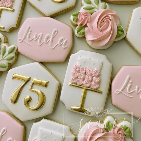 Leah Malvarose on Instagram: "Love this theme. 🖤 • • • #decoratedcookies #customcookies #cookiesofinstagram #sugarsbyleah #floralcookies" Royal Icing Decorated Cookies, Anniversary Cookies, 75th Birthday Parties, Cookies Pastry, Sugar Cookie Designs, Cookie Inspiration, Biscuit Cookies, Cut Out Cookies, Icing Cookies