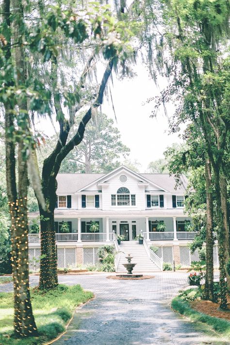 a savannah, georgia destination wedding at the mackey house, hayley moore photography, savannah wedding photographer, savannah wedding venues, georgia wedding photographer Savannah Ga Wedding Venues, The Mackey House Wedding, Mackey House Wedding, Savannah Wedding Venues, Savannah Georgia Wedding Venues, Wedding Venues Georgia, Savanna Georgia, Mackey House, Georgia Summer