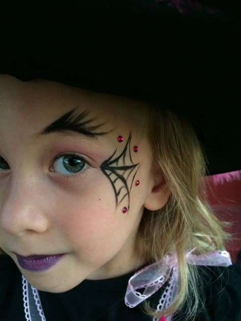 Witch Face Painting Kids, Easy Kid Halloween Face Paint, Halloween Makeup Kids Witch, Toddler Witch Face Paint, Toddler Witch Makeup Halloween, Vampire Make Up For Kids, Kids Halloween Makeup Easy, Simple Kids Halloween Makeup, Witches Face Paint