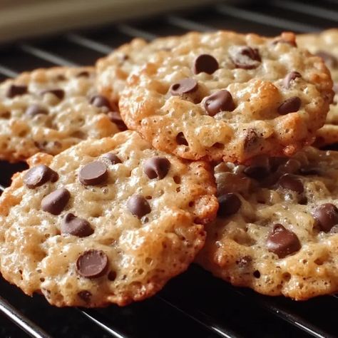 Rice Krispie Chocolate Chip Cookies - Grammy Recipes Rice Krispie Chocolate, Chocolate Rice Krispies, Recipes Rice, Chocolate Chip Cookies Ingredients, Crispy Cookies, Chewy Chocolate Chip, Chewy Chocolate Chip Cookies, No Sugar Foods, Rice Krispie