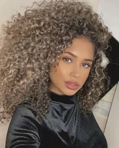 Dark Ash Blonde Curly Hair, Ash Curly Hair, Ashy Blonde Curly Hair, Growing Out Curly Hair, Ash Brown Curly Hair, Ash Blonde Curly Hair, Coloring Curly Hair, Chic Hair Color, Balayage Curly Hair