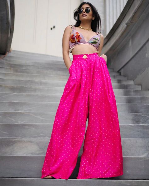 Pink Bandhini, Lilacs and Sea Shells | The Little Black Bow Pink Haldi Outfit, Trousseau Outfits, Cottage Homes Interior, Navratri 2023, Mehandi Outfits, Fancy Jumpsuit, Bollywood Glamour, Mehendi Outfit, Silk Bralette