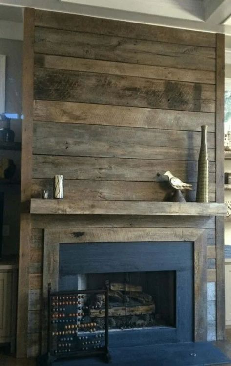 56 Amazing Fireplace Design Ideas For Cozy Warmth All Year Long | Decor Home Ideas Wood Fireplace Surrounds, Reclaimed Wood Fireplace, Fireplace Design Ideas, Farmhouse Fireplace Decor, Design Fireplace, Rustic Family Room, Chimney Design, Gorgeous Fireplaces, Fireplace Designs