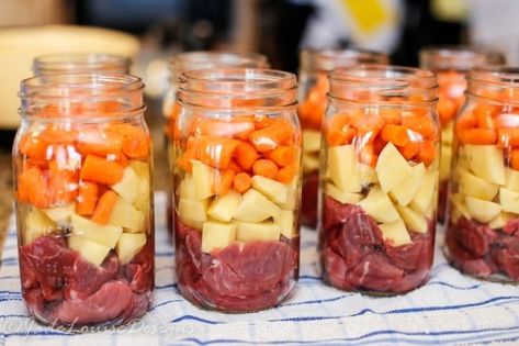 Can Beef Stew Recipe, Pressure Canning Beef Stew, How To Can Beef Stew, Canned Beef Stew Recipes, Canned Venison Recipes, Canned Stew, Beef Stew Canning Recipe, Can Beef Stew, Canned Beef Stew