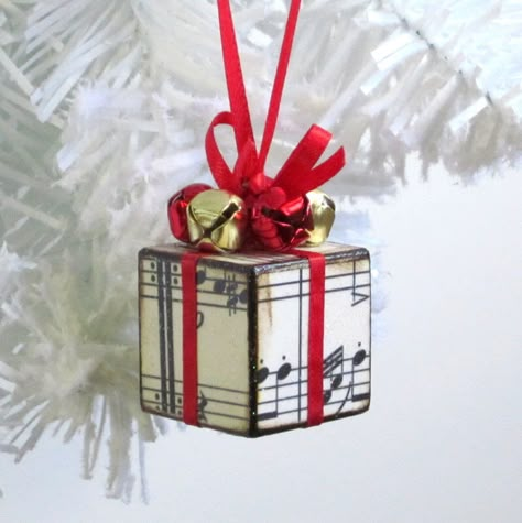 50 Incredible DIY Christmas Ornament Tutorials for 2020 Package Decoration, Sheet Music Crafts, Christmas Package, Red Christmas Ornaments, Small Christmas Tree, Music Christmas, Music Crafts, Ornaments To Make, Christmas Paper Crafts