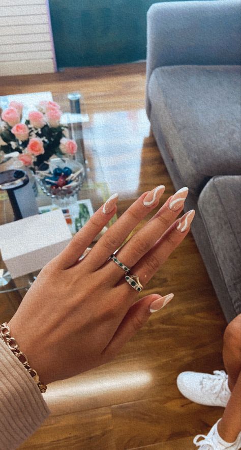 Almond Nails With Line Design, Almond Nails Designs Lines, Almond Nails Lines, Almond Nails With White Lines, Line On Nails, Line Designs On Nails, Nude Nails With White Lines, White Lines Nails, Soft Almond Nails