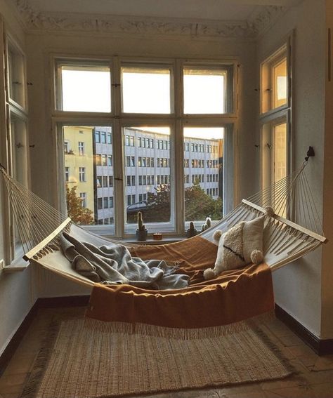 Living Room Hammock, Hammocks Inside, Room Hammock, Indoor Hammock Bed, Hammock In Bedroom, Cozy Hammock, Diy Hammock, Indoor Hammock, Dream Apartment