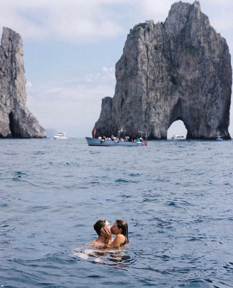 Europe Couple, Natalie Zacek, Natalie Downey, Coastal Blues, Italy Elopement, Italy Vibes, Boat Day, Couple Picture, Summer Couples