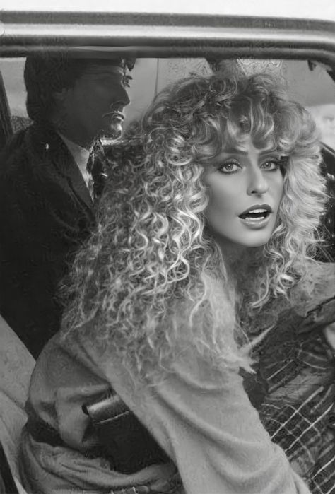 Farrah Fawcett Natural Hair, 70s Big Curly Hair, 1970s Curly Hairstyles, 70s Natural Curly Hair, Farrah Fawcett Curly Hair, 1990s Curly Hair, 70 Curly Hair, Big Hair 90s, 2 B Hair Hairstyles