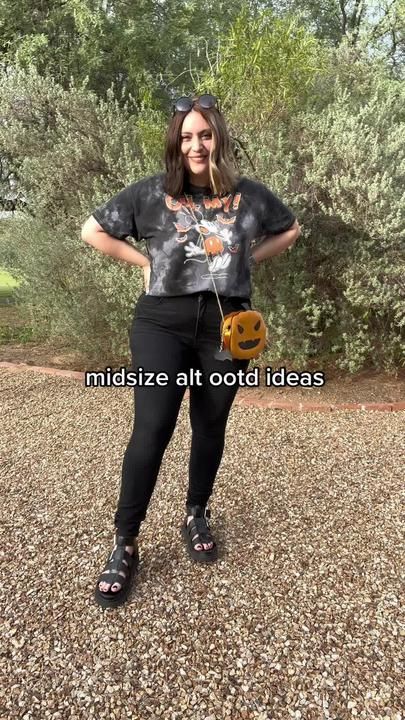 Alt Midsize Outfits, Alt Mom Outfits, Plus Size Punk Outfits, Goth Plus Size Outfits, Midsize Grunge Outfits, Alt Fashion Plus Size, Mid Size Alternative Fashion, Midsize Alt Fashion, Plus Size Alt Outfits