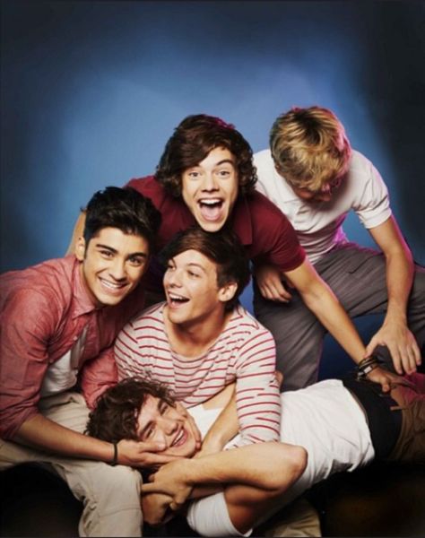 Pop Magazine, One Direction Photos, One Direction Harry, One Direction Pictures, I Love One Direction, Makes You Beautiful, 1 Direction, Great Team, Dylan O