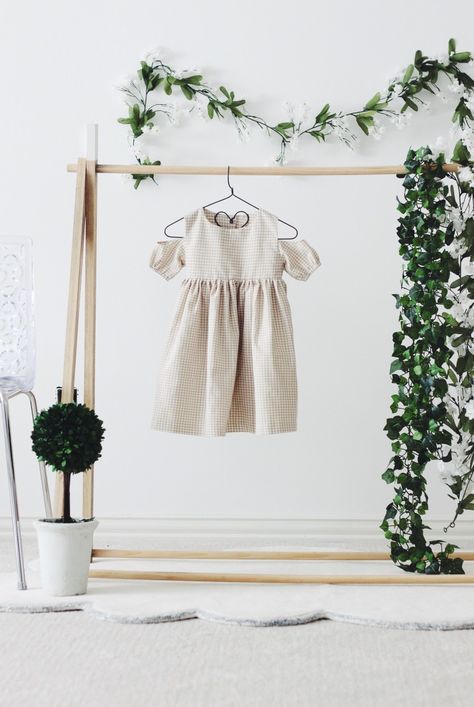 Fall fashion for kids. Cutest cold shoulder dress for toddlers! Clothes Photoshoot Ideas, Clothes Photoshoot, Photoshoot Backdrops, Fashion For Kids, Flatlay Styling, Clothing Photography, Trik Fotografi, Selling Clothes, Autumn Activities