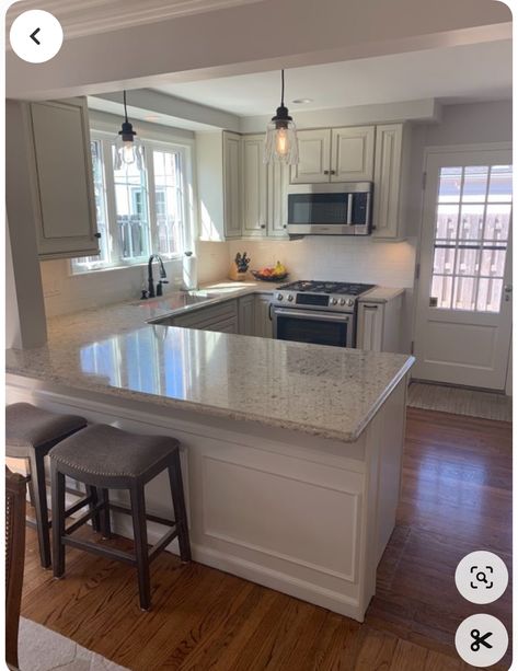 Farmhouse Kitchen With Peninsula Layout, Kitchen Counter Eating Bar, Modern Farmhouse Kitchens Small Space, Kitchen Bar Remodel Ideas, Small White Cabinet Kitchen Ideas, Counter Color Ideas, Modest Kitchen Remodel, L Shaped Kitchen No Island, Kitchen Set Up Layout