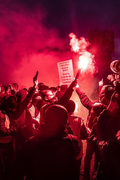 Benfica Wallpaper, Minneapolis City, Travel Security, Security Tips, Linkin Park, Red Aesthetic, Postmodernism, Black Lives, Black Lives Matter