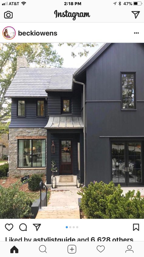 Vertical and horizontal and stone Black windows on charcoal Lighter roof Dark Grey Houses, Outside House Colors, Gray House Exterior, Black Houses, Gray House, House Cladding, Dark Modern, Contemporary House Exterior, Dark House