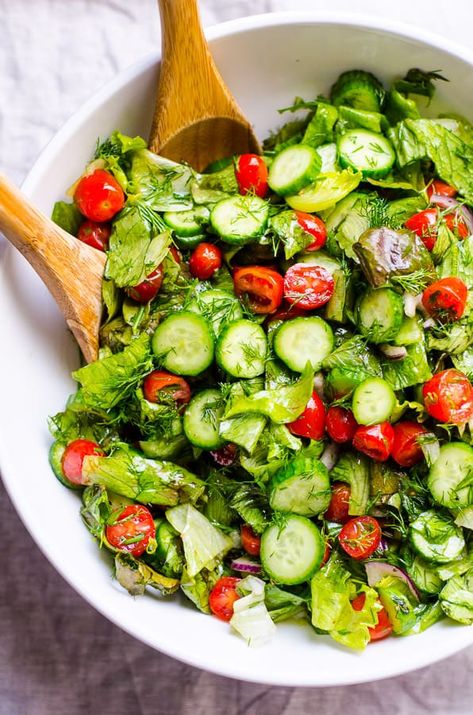 Roasted Chickpea Salad, Cucumber And Tomato Salad, Tomato Cucumber Salad, Cucumber And Tomato, Salad Appetizer Cups, Lettuce Salad Recipes, Dill Recipes, Tomato Salad Recipes, Resep Salad