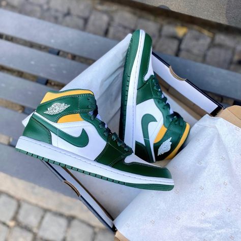 Pardonmykicks AB on Instagram: "Finally, go & get your hands on these ’sonics’ 💛 Air Jordan 1 Mid 'Sonics' Check website for sizes! www.pardonmykicks.se" Jordan 1 Green, Baseball Jacket Outfit, Air Jordan 1 Women, Custom Air Jordan 1, Jordan 1 Outfit, Vintage Football Shirts, Yellow Sneakers, Fashion Shoes Sneakers, Jordan 1s