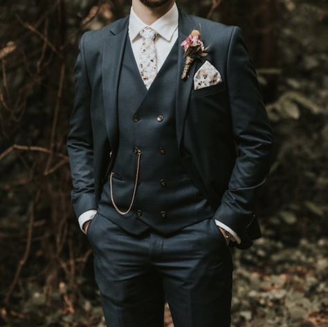 Groomsmen Attire Gothic, Mens Wedding Attire Cottagecore, Dark Academia Wedding Suit Men, Moody Wedding Menswear, Unique Black Groom Suit, Fairytale Groomsmen Attire, Cottagecore Wedding Tuxedo, Fairytale Wedding Suit Men, Dark Wedding Suits For Men