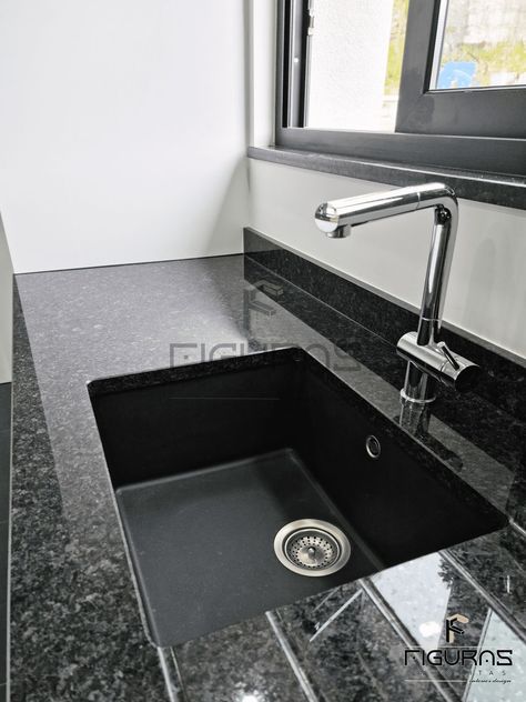 Kitchen Zinc Ideas, Black Sink, Black Resin, Black Kitchens, Kitchen Ideas, House Ideas, Kitchens, Dream House, Quick Saves