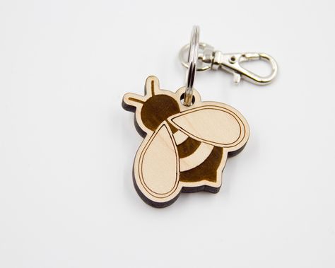 Cute Bee keychain. Laser cut from 6mm MDF White Maple wood. Diy Laser Engraver, Bee Keychain, Woodworking Tools Workshop, Wood Keychain, Wooden Keychain, Laser Cut Jewelry, Keychain Charm, Bee Art, Scroll Saw Patterns