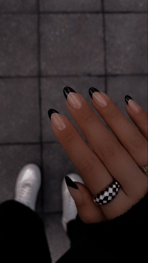 Adele Inspired Nails, Shinedown Nails, Adele Nails Inspiration, Taylor Swift Reputation Inspired Nails, Concert Nails Black, Cute Concert Nails, Tate Mcrae Nails Ideas, Nails For Drake Concert, Rap Concert Nails