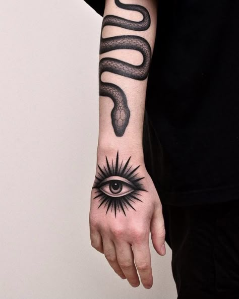 Eye Palm Tattoo, Snake Hand Tattoo, Ojo Tattoo, Eye Tattoo Ideas, All Seeing Eye Tattoo, Eye Tattoos, Hippie Tattoo, Evil Eye Tattoo, Art Eyes