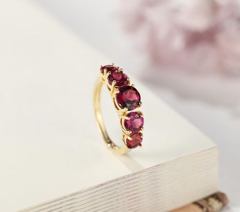 Rhodolite Garnet Engagement Ring #jmjewelryca #moissanitering #weddingrings #wedding #rings #engagemnt #engagementring #anniversarygift Garnet Stone Ring, Garnet Wedding Rings, Garnet Wedding, Custom Ring Box, Eternity Engagement Ring, Rhodolite Garnet Ring, Garnet Engagement Ring, Ring Purple, Garnet Gem