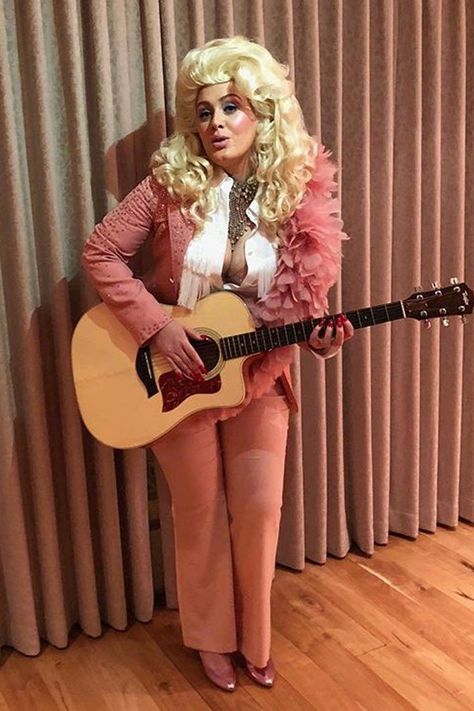 Adele Dressed Up as Dolly Parton, and Dolly’s Response Will Have You Fangirling, HARD! Dolly Parton Fancy Dress, Dolly Parton Outfit Ideas, Dolly Parton Outfits, Dolly Parton Makeup, Dolly Costumes, Dolly Parton Tattoos, Dreams Tattoo, Dolly Party, Dolly Parton Costume