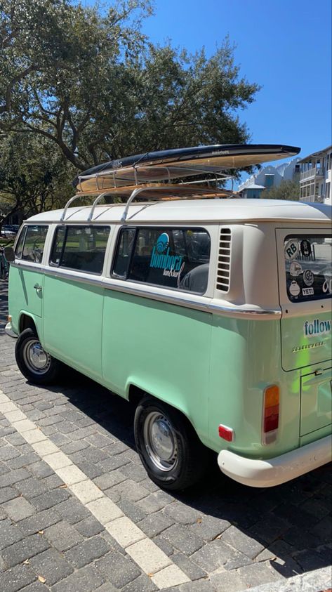 Beach Van Life, Beach Truck, Surfer Van, Van Life Aesthetic, Beach Van, Vans California, Vans Aesthetic, Surf Van, Beach Girl Aesthetic