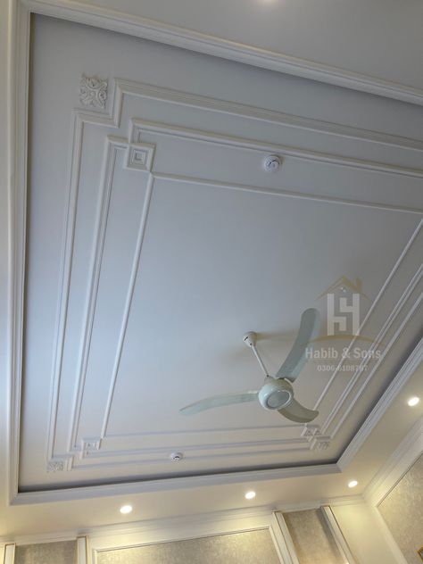 Pop Roof Design For Bedroom, Pop For Kitchen Ceiling, Pop Design For Room Roof, Room Pop Design Ceiling, Pop Roof Ceiling Design, Roof Pop Design For Bedroom, Roof Pop Design, Pop False Ceiling Design For Bedroom, Cornish Design