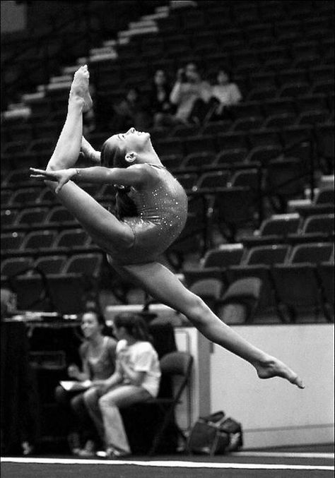 Coool Gymnastics Wallpaper, Gymnastics Moves, Gymnastics Images, Floor Exercise, Gymnastics Quotes, Amazing Gymnastics, Gymnastics Poses, Gymnastics Photos, Gymnastics Photography