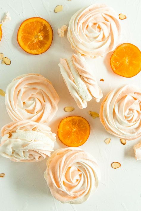 Meringue Tart, Meringue Desserts, Meringue Recipe, Bakers Gonna Bake, Orange Marmalade, Meringue Cookies, Whipping Cream, Dessert Food, Mini Desserts