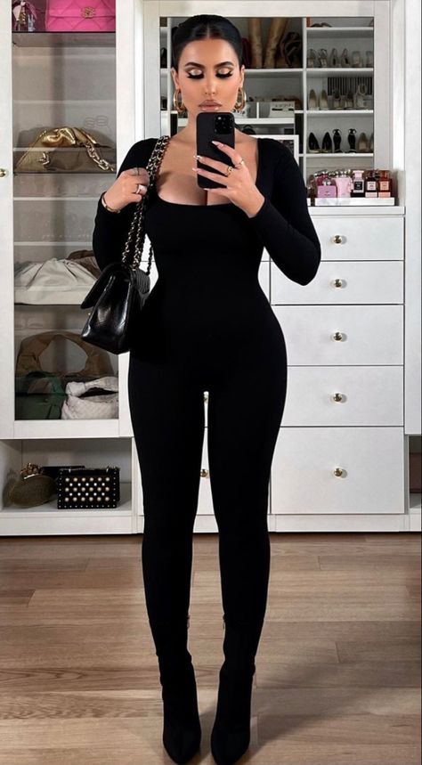 Full Body Bodysuit Outfit, Black Jumpsuit Outfit Black Women, Black Body Suit Outfit, One Piece Body Suit Outfit, Black One Piece Outfit, Full Body Suit Outfits, Full Bodysuit Outfit, Black Full Bodysuit, Long Sleeve Jumpsuit Outfit