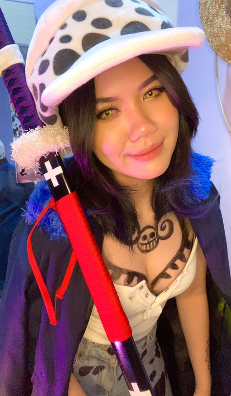 Female Trafalgar Law, Trafalgar Law Cosplay, Law Cosplay, Law Trafalgar, Luffy Cosplay, Pastel Blue Background, Cosplay Inspo, Chiefs Logo, One Piece Cosplay